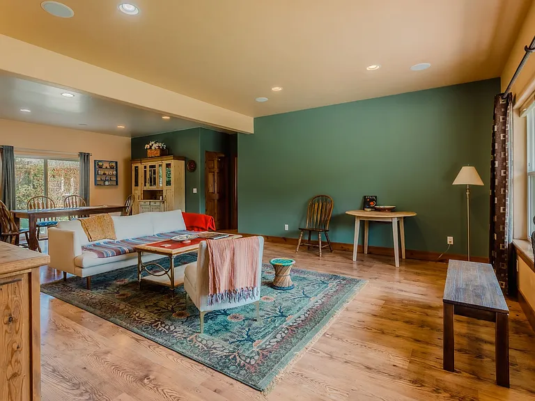1311 Westridge Ct — Photo 3
