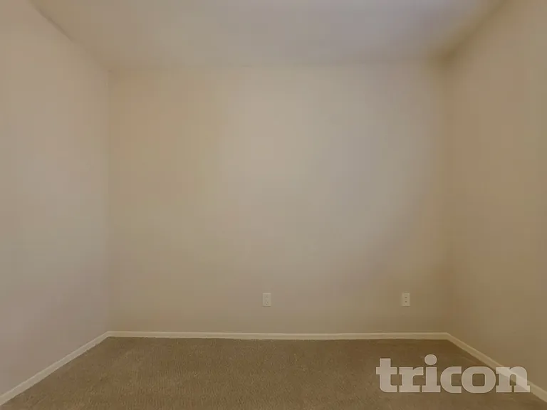 25683 W Saint Kateri Dr — Photo 10