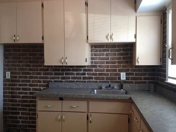 part of kitchen cabs/counter