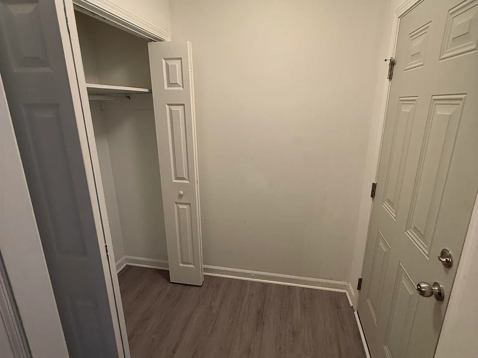 2 bed, 1044 sqft, $1,300 — Photo 2