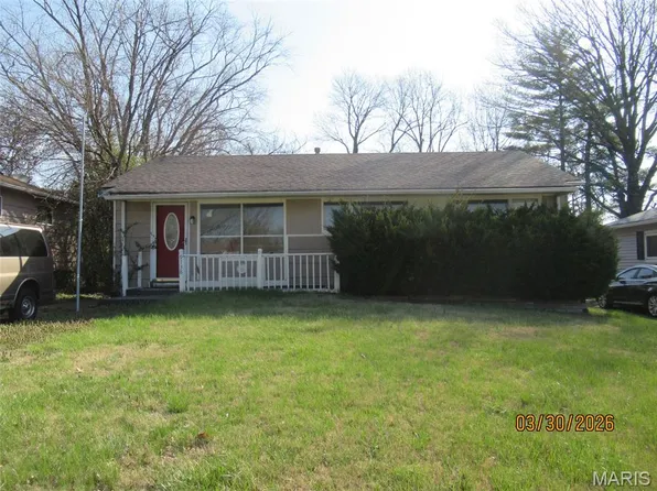 9738 Scottdale Dr, Saint Louis, MO 63136