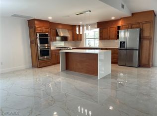 2210 Isle Of Pines Ave, Fort Myers, FL 33905