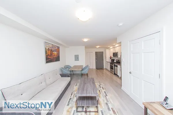 Rented by NextStopNY | media 3