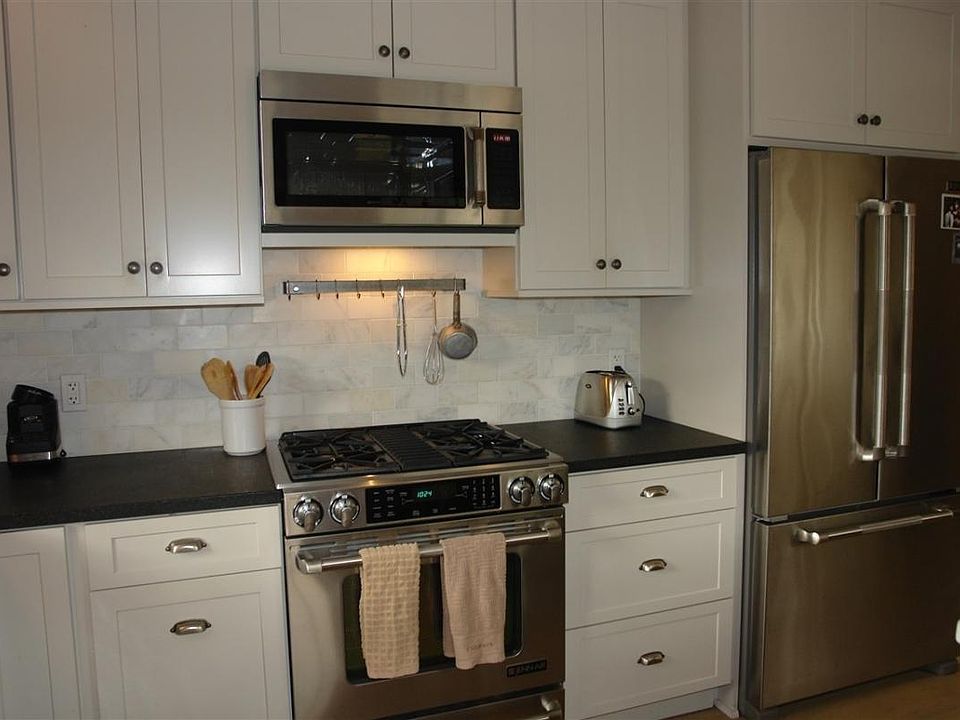 2nd image of 5995 Jackson Dr