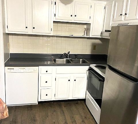 3rd image of 20 W Herr St APT 3