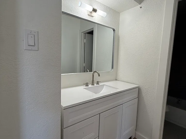 800 Treadwell Ct #802B — Photo 7