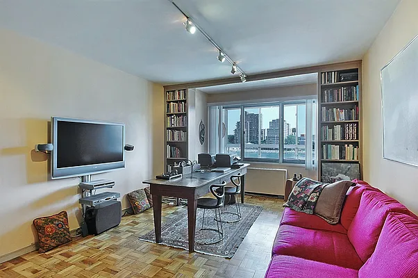 Sold by Corcoran | media 21