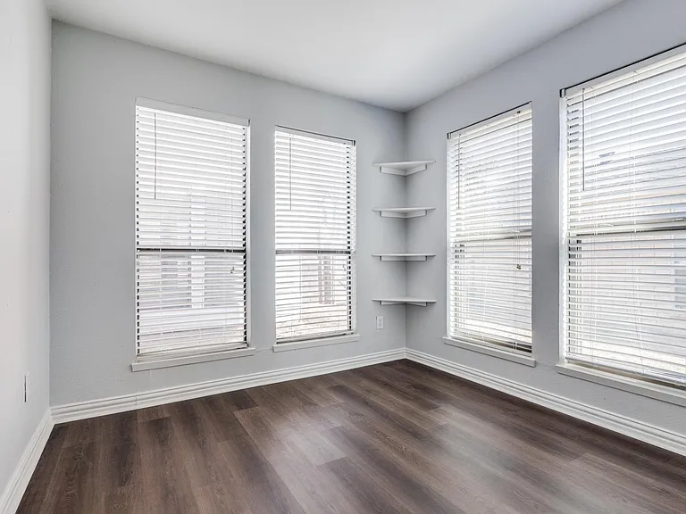 2700 Chancellor Dr — Photo 18