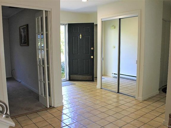 5th image of 132 Fairways Ct