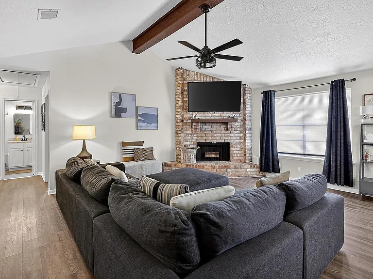 9514 Marblemount Dr — Photo 5