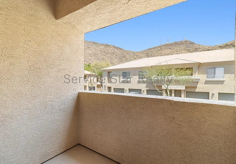 1716 W Cortez St #207 — Photo 16