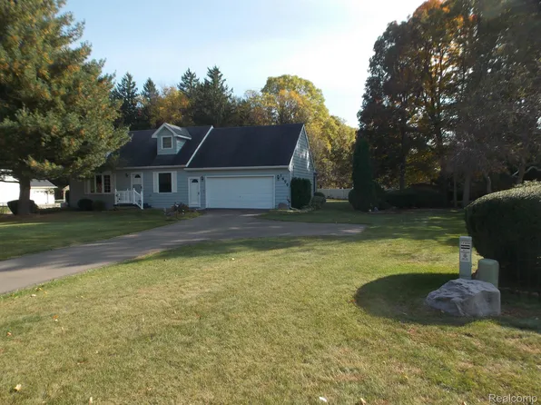 1496 Haines Rd, Lapeer, MI 48446