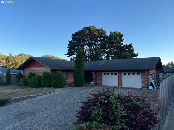 423 Camellia Ct, Reedsport, OR 97467