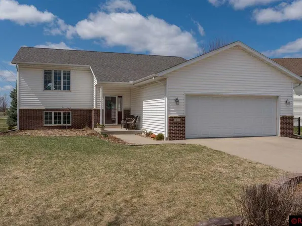 11 Juneau Ct, North Mankato, MN 56003