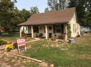 306 Spring St, Mound City, MO 64470