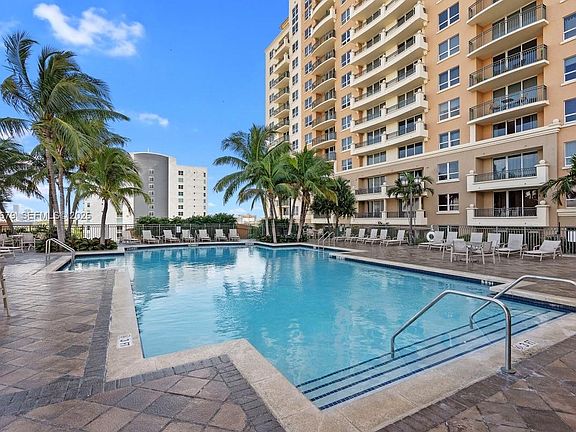 3rd image of 3232 SW 22nd St #17