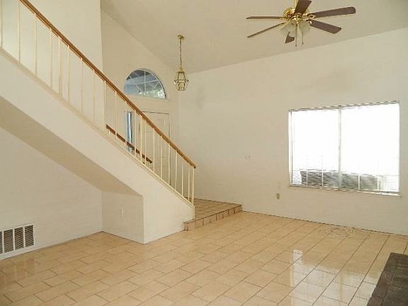 5th image of 3724 Woodglen Dr