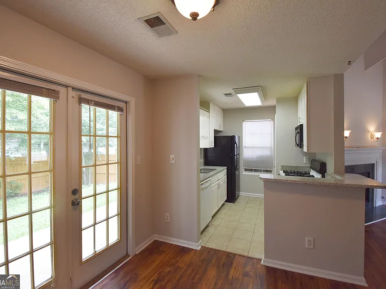 115 S Fairfield Dr — Photo 5