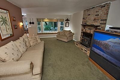 5th image of 4022 East St