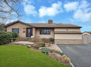 27 Springdale Ave, Massapequa, NY 11758