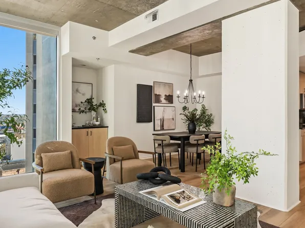 415 Church St APT 1801, Nashville, TN 37219