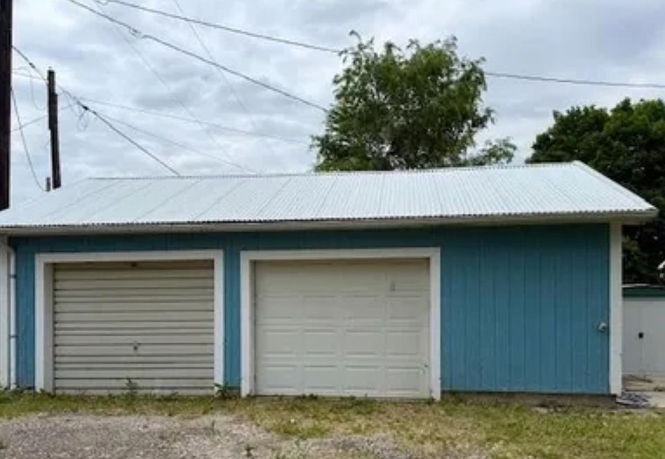 2nd image of 706 Bridge St