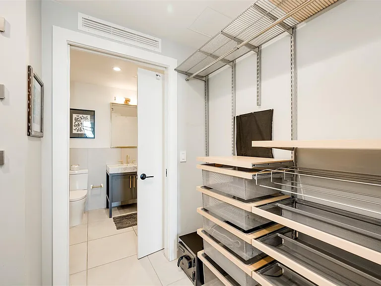 70 Rainey St #1310 — Photo 11