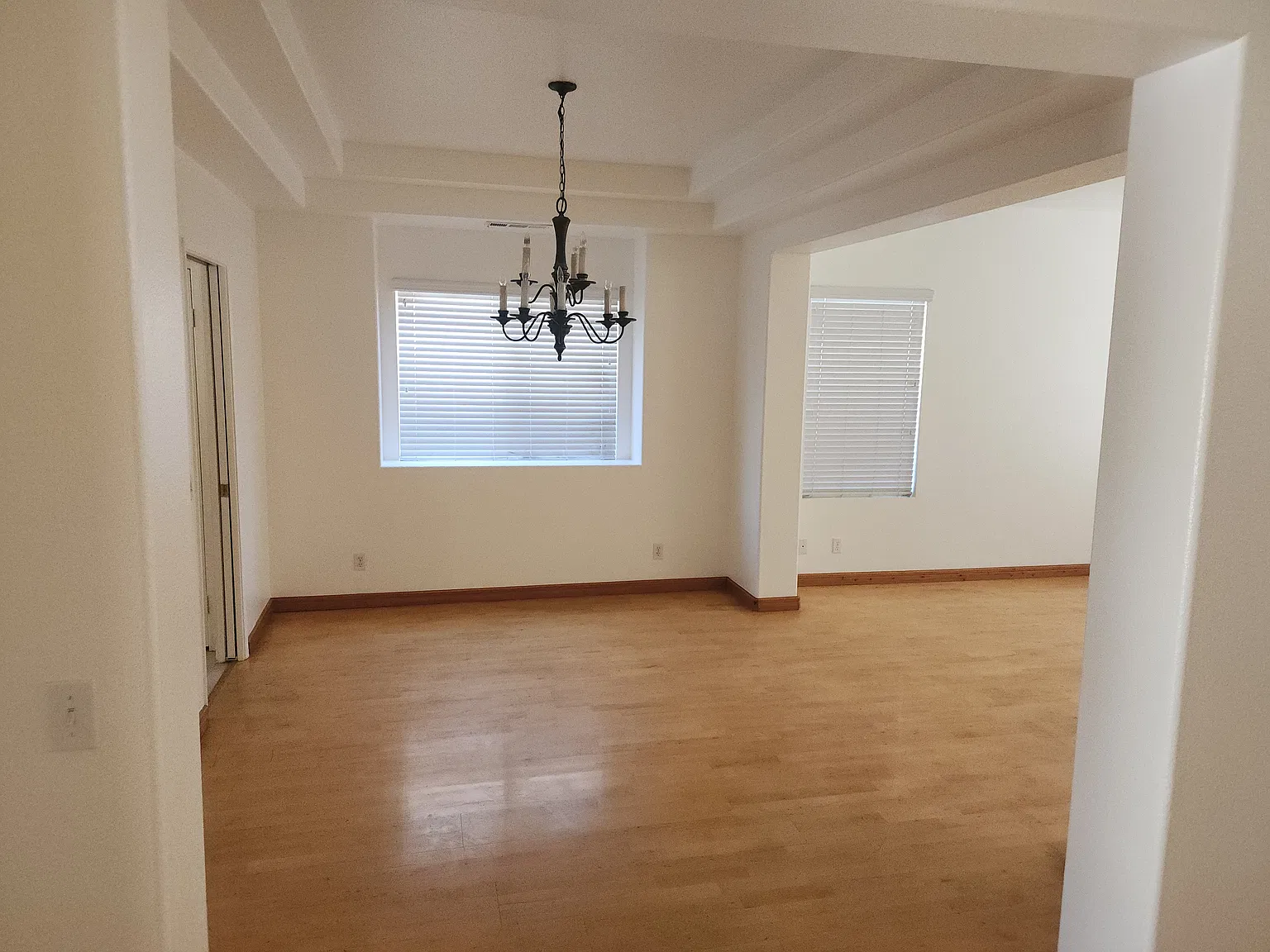 4 bed, 2500 sqft, $3,000 — Photo 3