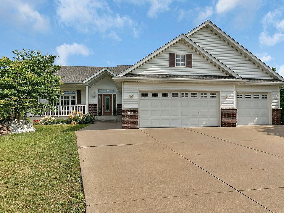 1st image of 1126 Parkwood Loop