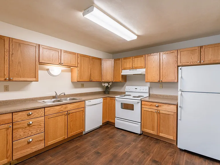 Fargo, ND Spring Apartments | Kitchen