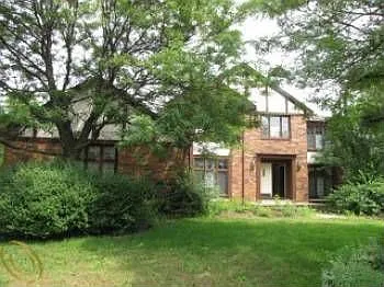 4945 Moonglow Dr photo 1
