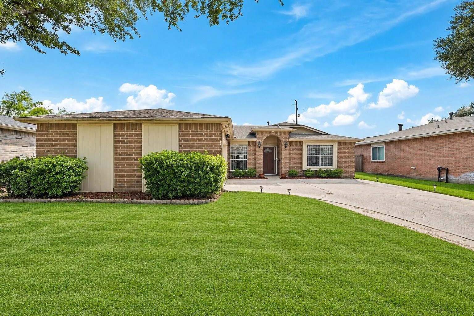 4 bed, 2.0 bath, 1688 sqft, $2,000 — Photo 3