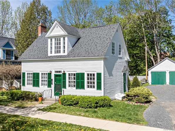 189 University Ave, Fredericton, NB E3B 4H6