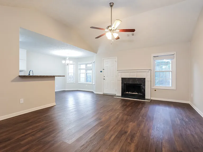 195 Northwind Dr — Photo 3