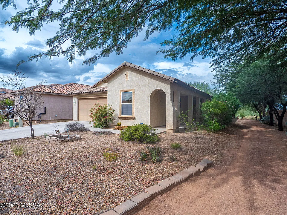 6828 S Benedetti Ct
