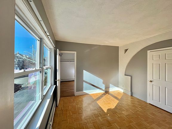 5th image of 18 Garland Ave #1