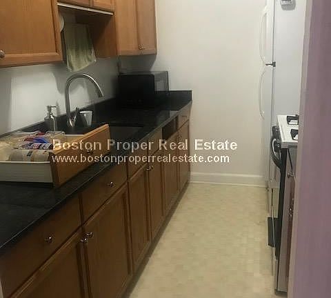 133 Newbury #2R Boston - Back Bay Unit Photo 2