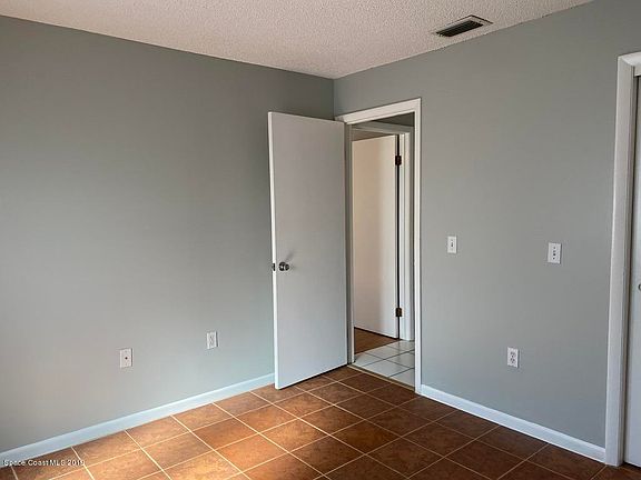4th image of 210 San Juan Cir #210