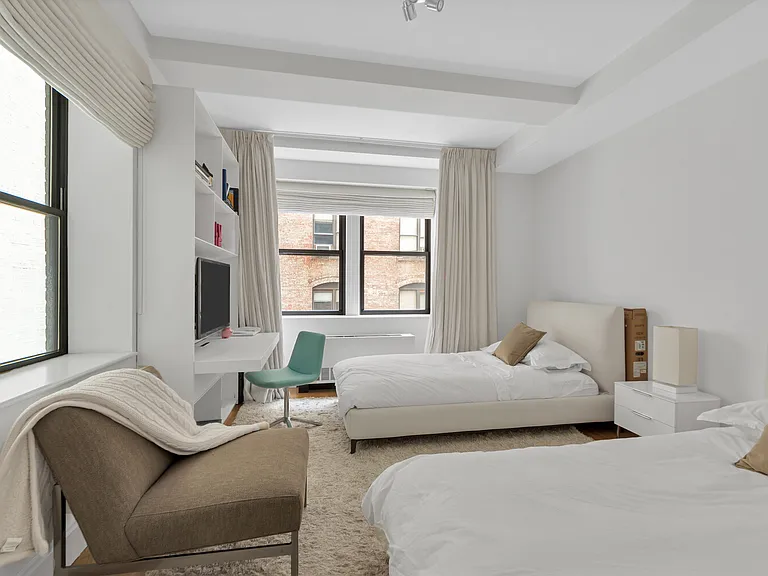 110 Central Park S #8B — Photo 16
