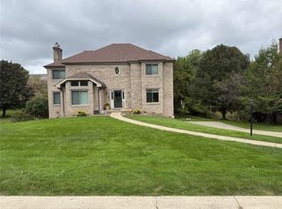 107 Fox Ridge Farms Dr, Pittsburgh, PA 15215