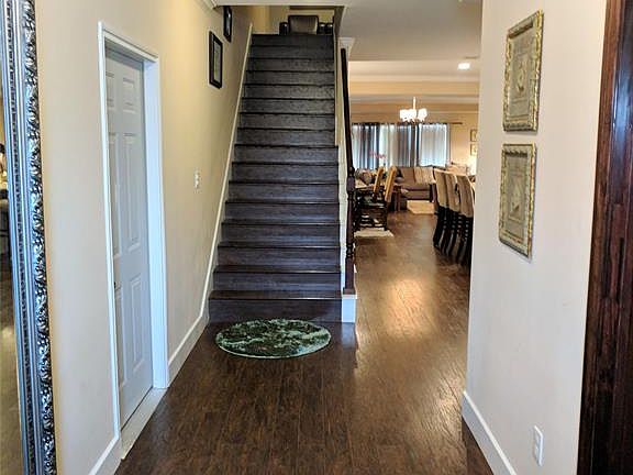2nd image of 7703 Hollow Glen Ln