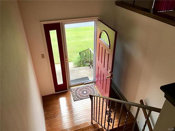 4th image of 229 Murray Dr