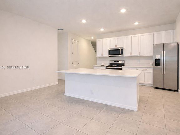 4th image of 1613 Pelican Dr