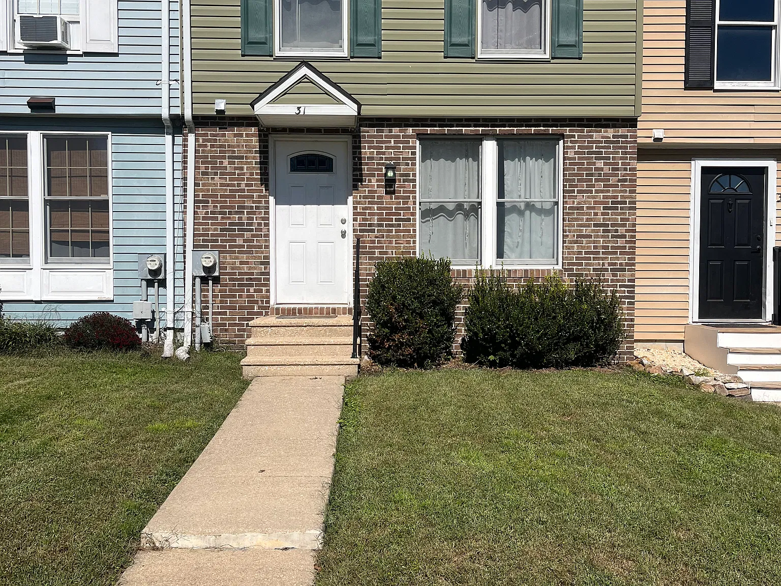 2 bed, 1.5 bath, 1200 sqft, $1,900 — Photo 1