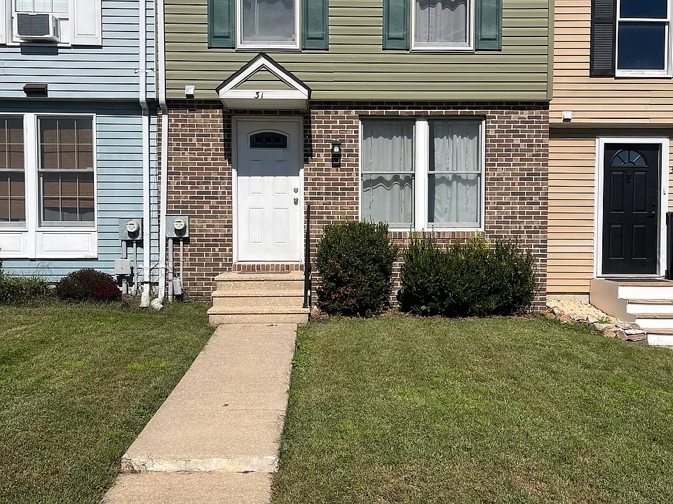 31 Thatch Ct