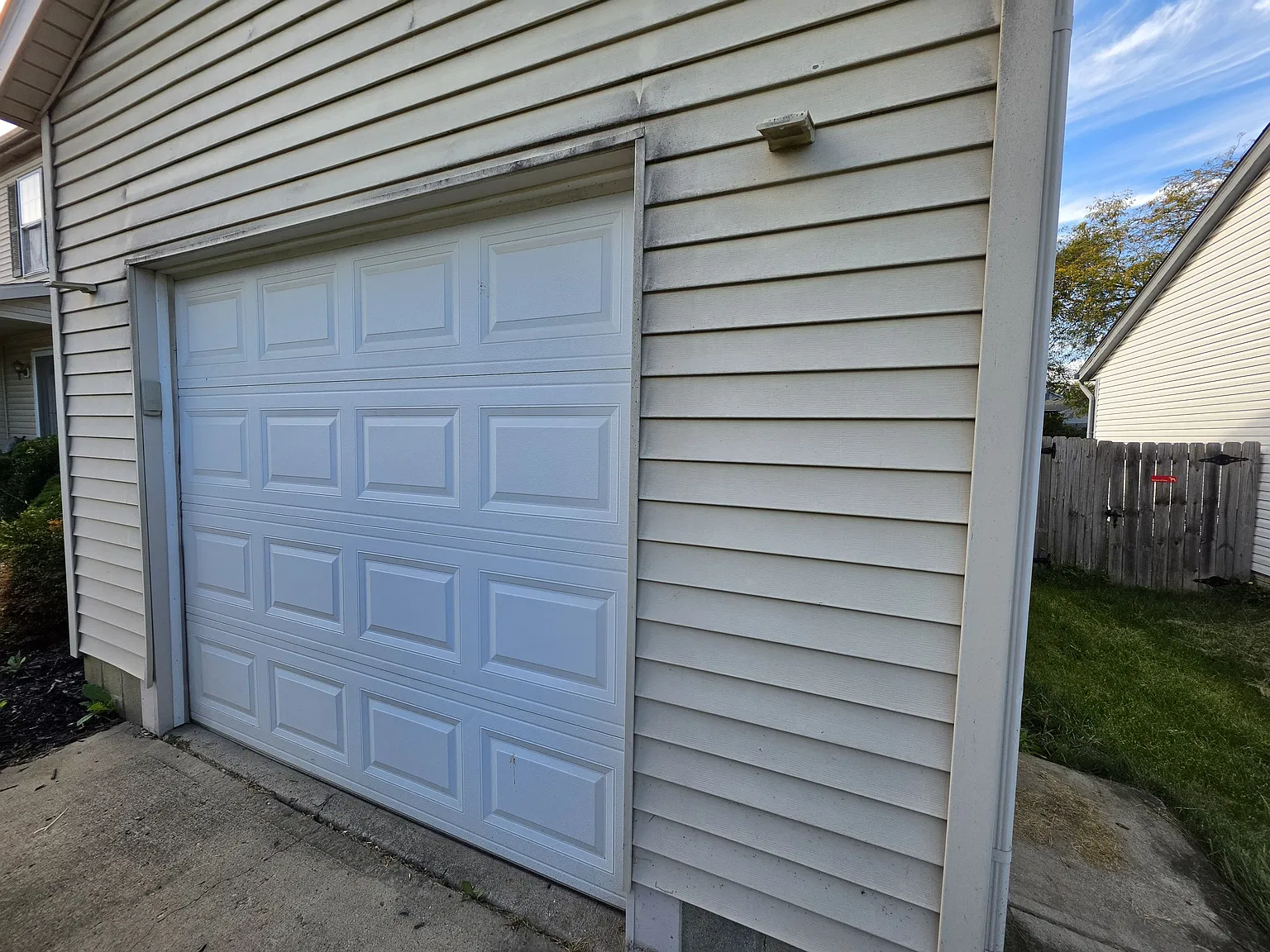 2 bed, 1.5 bath, 1025 sqft, $1,700 — Photo 2