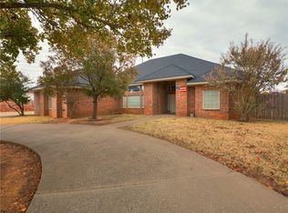 1517 Plains Ave, Weatherford, OK 73096