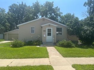 2207 Ellis Ave, Iowa Falls, IA 50126
