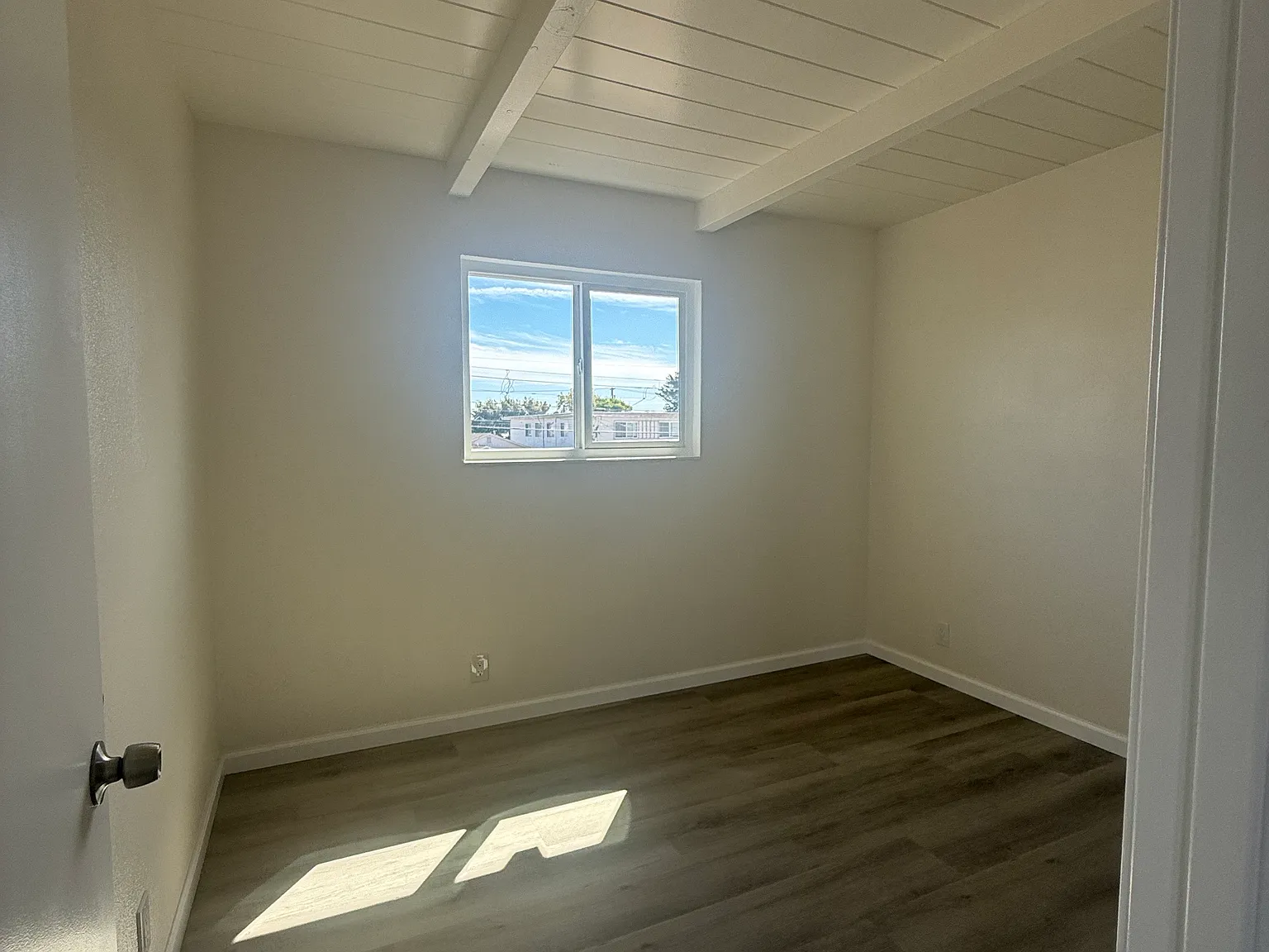 2 bed, 650 sqft, $2,250 — Photo 4