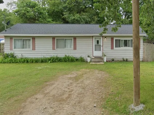 402 Jersey St, Plainwell, MI 49080